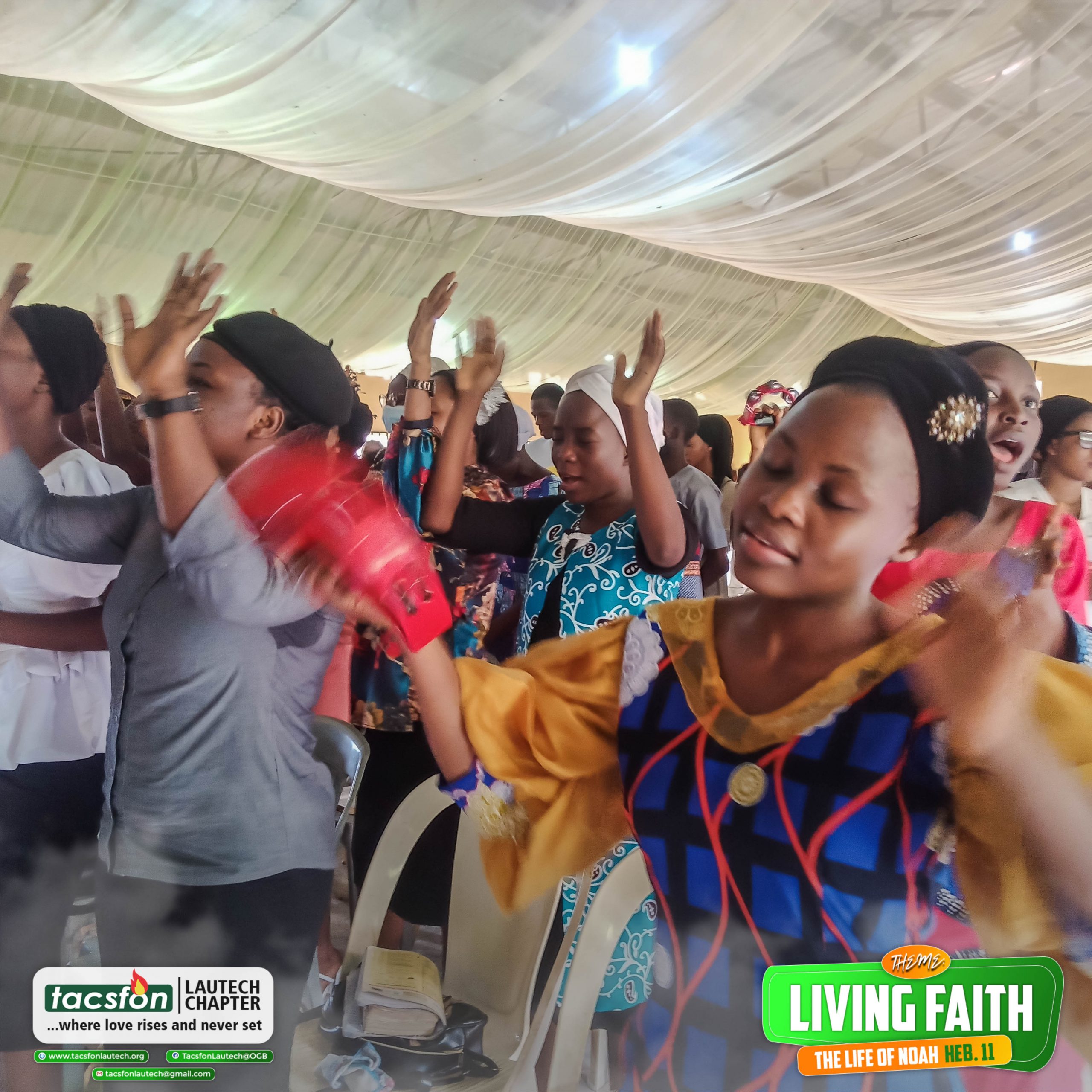 TACSFONITES PRAISING GOD